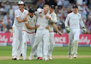 england wins 4th test regains ashes from australia