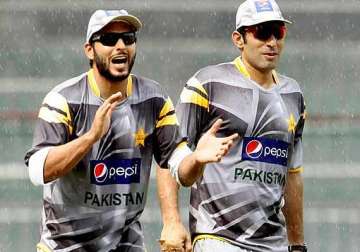 misbah is the best man to lead pakistan in world cup afridi