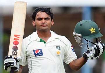 pak vs nz injured hafeez in doubt for 2nd test against nz