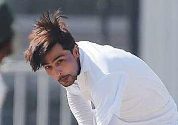 mohammad amir accepted by players after tearful apology