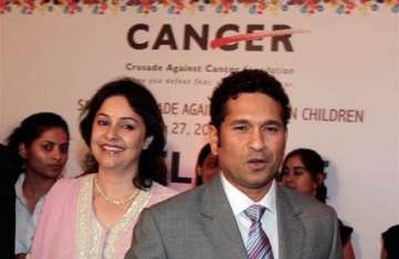 tendulkar tweets and india responds overwhelmingly for charity