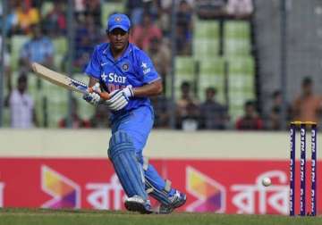 dhoni offers to quit team india captaincy after bangladesh debacle