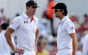 alastair cook hits back at pietersen defends team mates