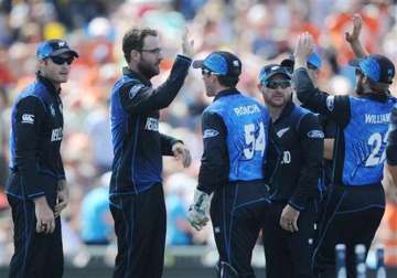 world cup 2015 new zealand wins toss bowls against bangladesh