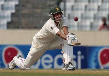 pakistan lead by 446 after reaching tea on 92 3 on 3rd day