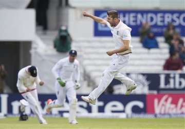 eng vs nz mark wood slows new zealand charge in 2nd test vs england