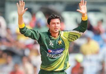 injury puts pakistan bowler junaid khan in world cup doubt
