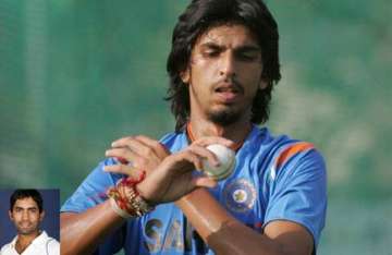 karthik replaces dhoni ishant recalled in place of sreesanth