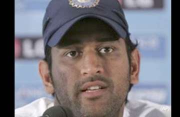 dhoni pulls up bowlers for mediocre show against sa tail