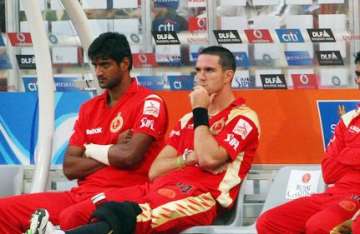 foreign players forced to play despite bangalore blasts