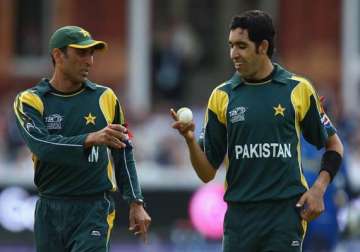 fit again gul in form younis back in pak limited overs squads