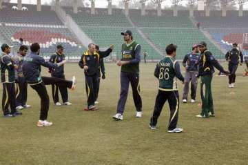 world cup 2015 pakistan team barred from social media wives