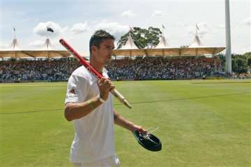 england wins 2nd ashes test after aussie collapse