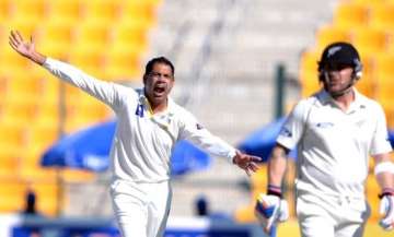 pak vs nz babar s pair reduces new zealand to 81 3 at lunch day 3