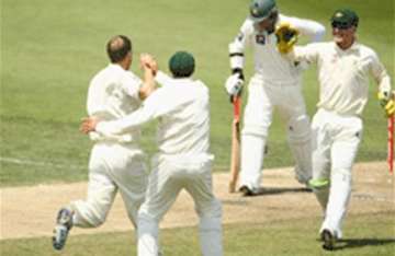 australia gain 277 run lead over pak in hobart test