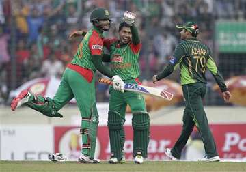 ban vs pak bangladesh beats pakistan by 79 runs in 1st odi