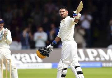 yuvraj to play for mcc in emirates t20 tournament