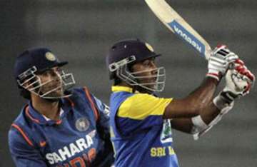 india upstaged sri lanka lift tri nation trophy