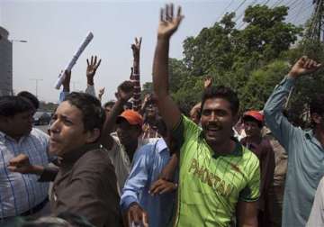 pak vs zim pakistan fans buzzing in lahore on return of major cricket