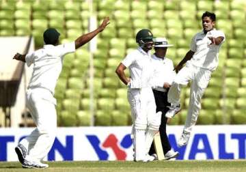 ban vs zim zimbabwe 71/1 after day 4 in chase of 449 third test