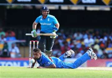 latest updates tri series 3rd odi england beat india by 9 wickets
