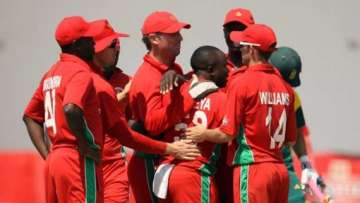 zimbabwe wins toss sends bangladesh in to bat