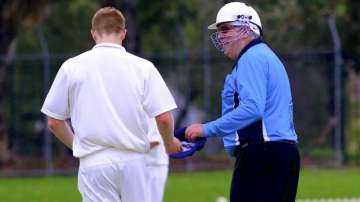 aussie umpire who lost five teeth wants icc to allow helmets