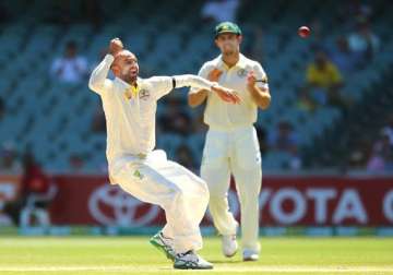 aus vs ind lyon takes five aus lead india by 105 runs at lunch on day 4