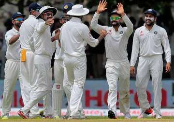 galle test sri lanka all out for 183 on day 1 against india