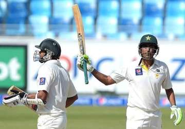 pakistan 182 3 at tea on day 3 trails nz by 221