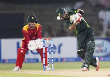 pak vs zim pakistan beats zimbabwe by 5 wickets in 1st t20