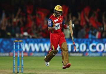 ipl 8 brilliant mandeep wins an exciting match for rcb against kkr
