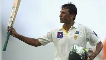pak vs nz younis khan leads pakistan to 118 2 at lunch 2nd test day3