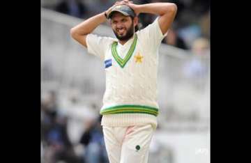 afridi under fire for retiring from test cricket