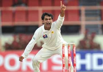 mohammad hafeez suspended for illegal bowling action