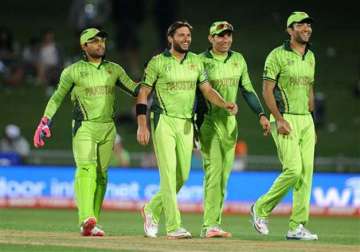 world cup 2015 precarious pakistan take on south africa to stay afloat