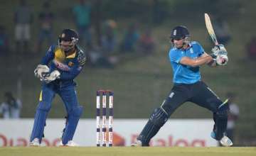 england beats sri lanka by 5 wickets in 3rd odi