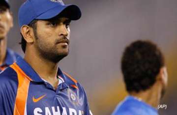 we can have a minimum number of tests for a year dhoni