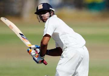 ranji trophy close shave for manoj tiwary after he is hit by bouncer