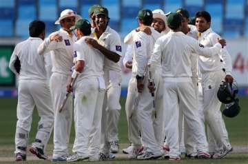 pakistan retains winning combination for 1st test