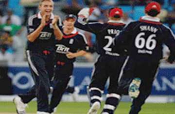 england beat pakistan by 7 wickets in t20