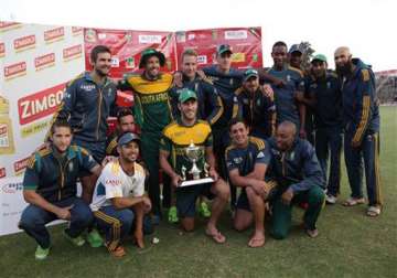 aus vs sa south africa beats australia to win tri series