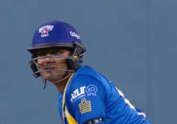 sehwag sings tu jaane na and hits the ball for a six
