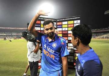 cab announces cash award for rohit sharma