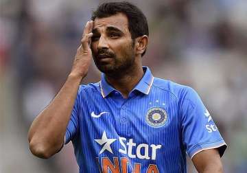 world cup 2015 dhoni should give the new ball to mohammed shami says zaheer khan