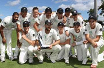 nz beats bangladesh by 121 runs in hamilton test