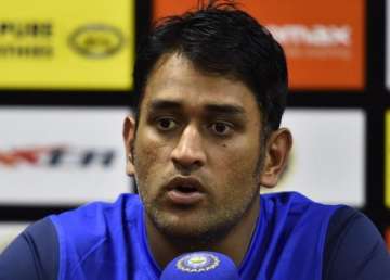 ms dhoni backs his mediocre bowlers says they did a decent job