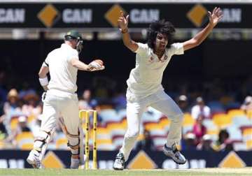 ishant aaron arrived late at gabba on 4th morning report