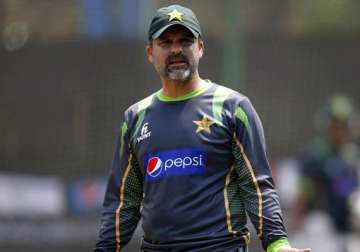 moin khan to continue as chief selector and pakistan team manager