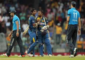 sri lanka beats england by 8 wickets in 2nd odi